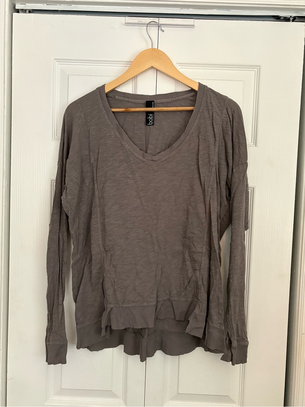 bobi Relaxed V-Neck Long-Sleeve Top in Taupe